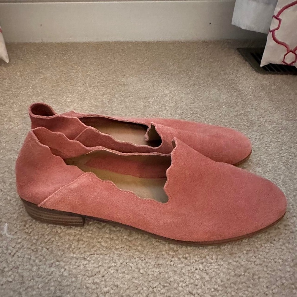 Peach/pink loafers
